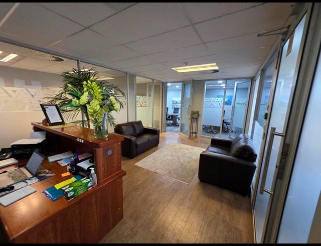 BUSINESS PROPERTY TO RENT IN MENLYN